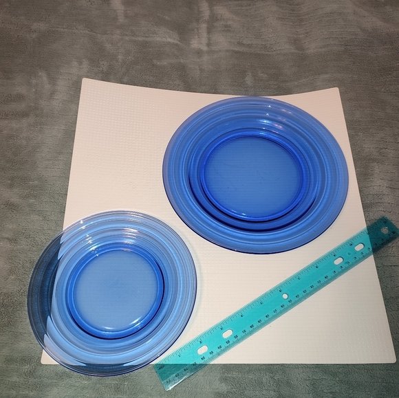 2. Hazel Atlas Moderntone Set of Cobalt Blue Glass Plates Vintage Collectible - Picture 3 of 8